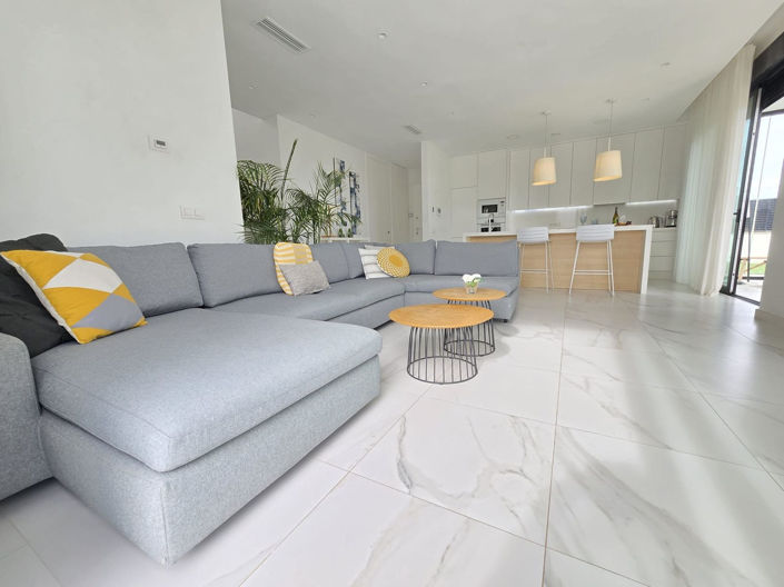 Image No.6-3 Bed House for sale