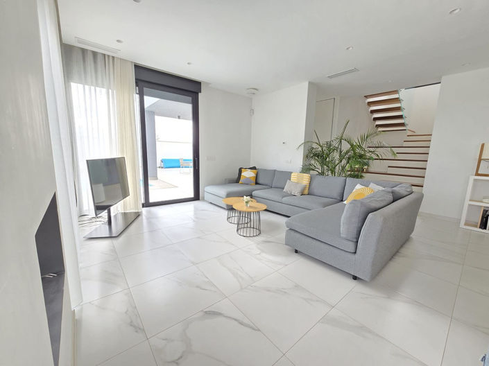 Image No.7-3 Bed House for sale