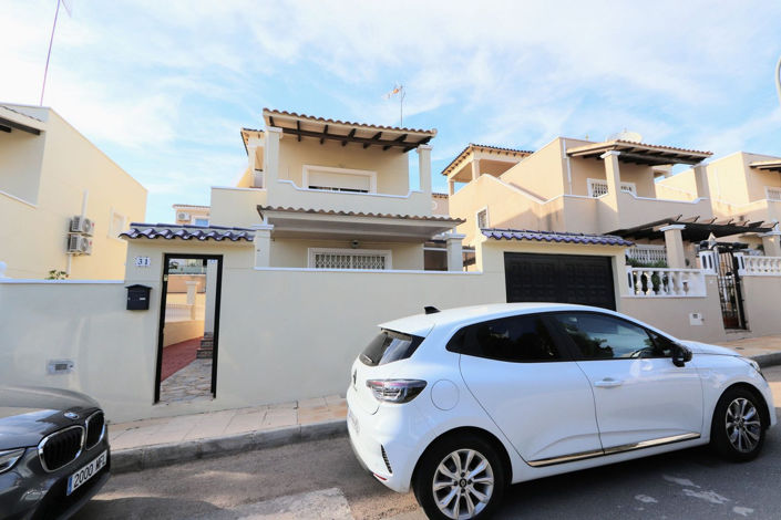 Image No.32-3 Bed House for sale