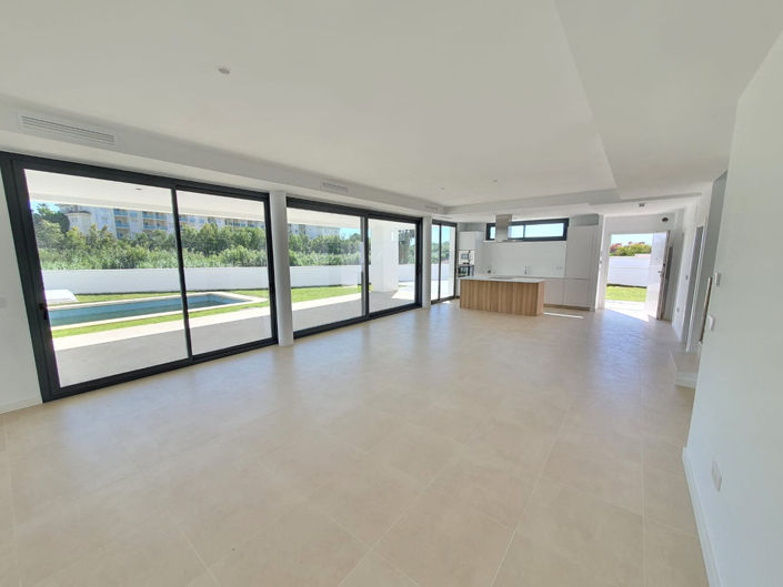 Image No.13-4 Bed Villa for sale