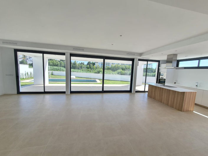 Image No.14-4 Bed Villa for sale