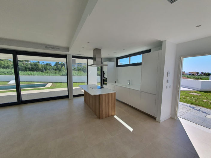 Image No.20-4 Bed Villa for sale