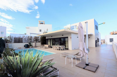 1 - Campoamor, House