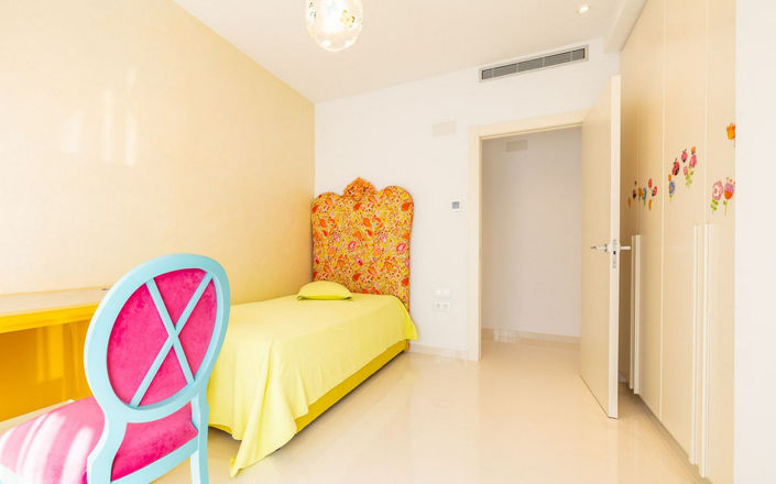 Image No.16-4 Bed House for sale