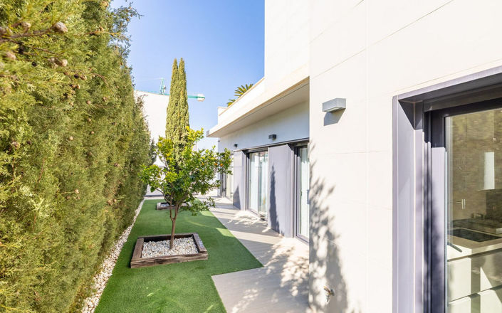 Image No.29-4 Bed House for sale