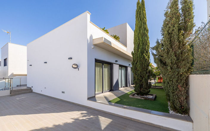 Image No.30-4 Bed House for sale