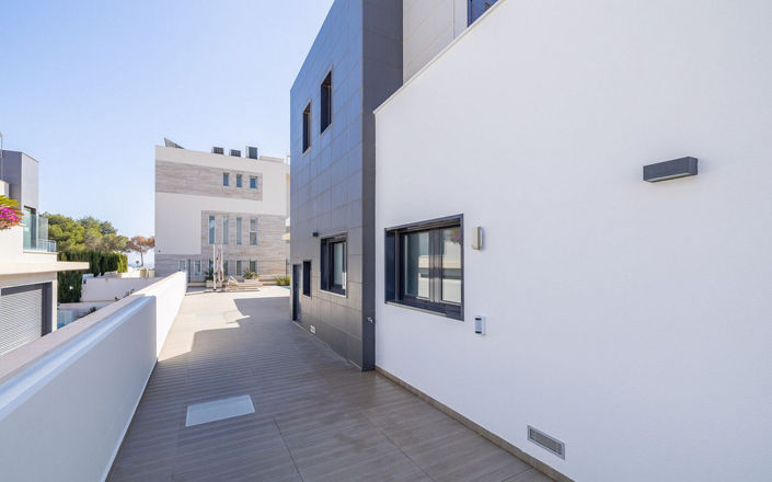 Image No.31-4 Bed House for sale