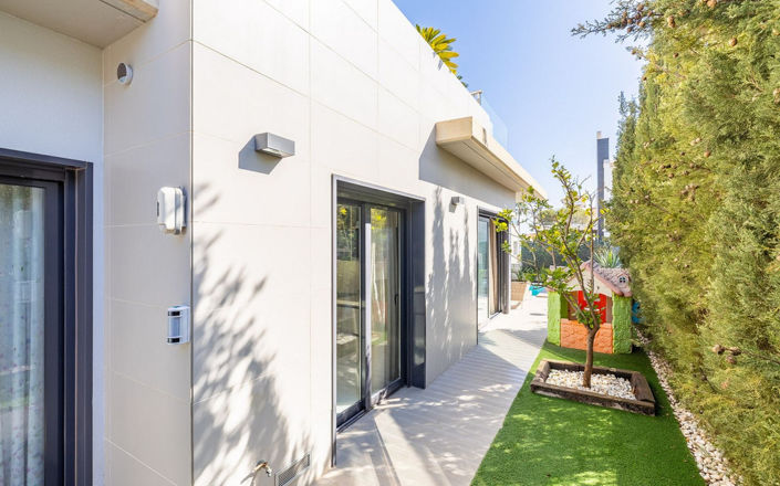 Image No.32-4 Bed House for sale