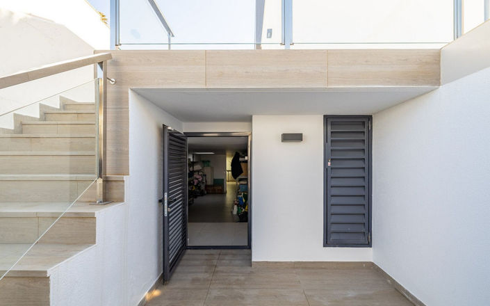 Image No.33-4 Bed House for sale