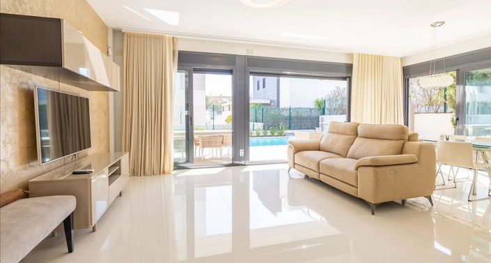 Image No.4-4 Bed House for sale