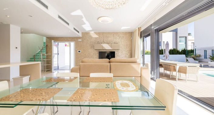 Image No.8-4 Bed House for sale