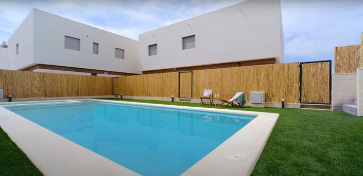 Image No.12-3 Bed Property for sale
