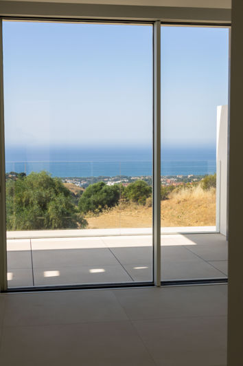 Image No.12-2 Bed Property for sale