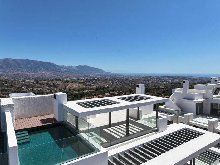 Image No.36-2 Bed Property for sale