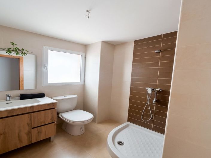 Image No.14-2 Bed Apartment for sale