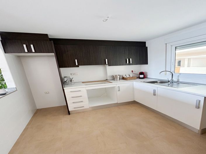 Image No.17-2 Bed Apartment for sale