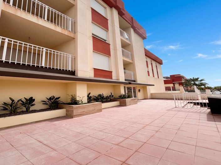 Image No.4-2 Bed Apartment for sale