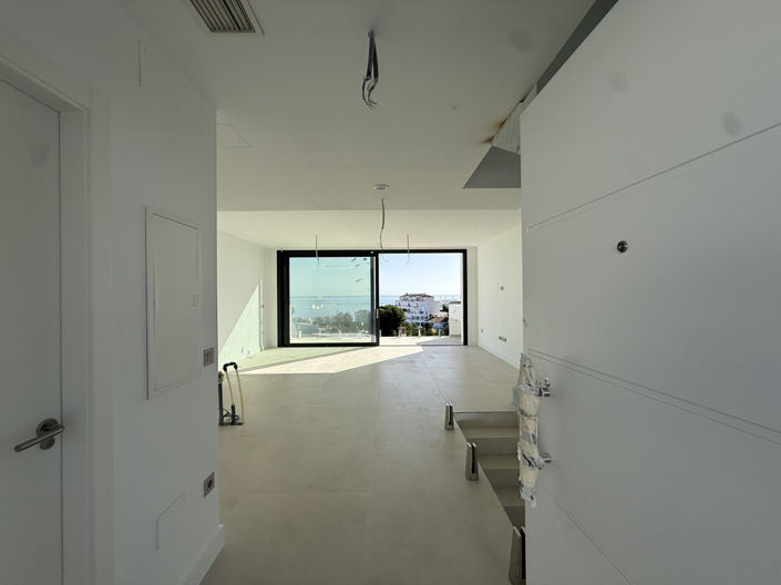 Image No.12-3 Bed Property for sale