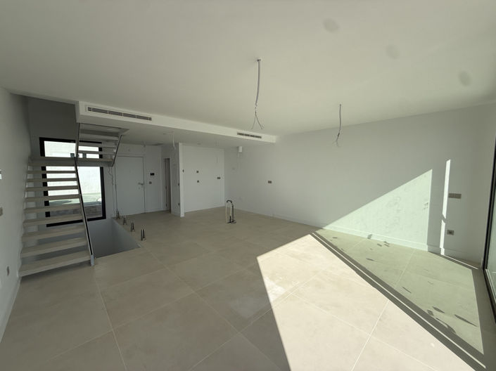 Image No.17-3 Bed Property for sale