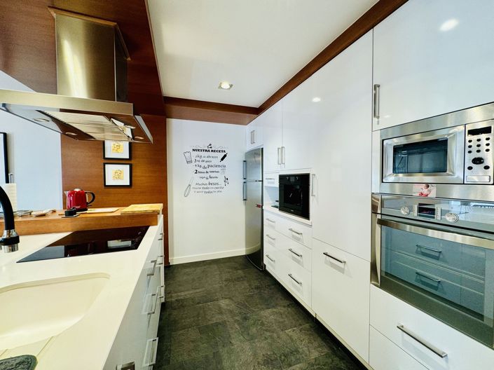 Image No.15-3 Bed Apartment for sale