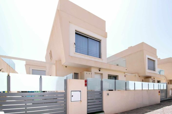 Image No.1-3 Bed Villa for sale