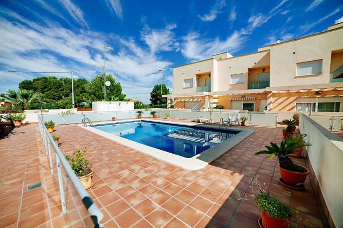 Image No.1-3 Bed House for sale