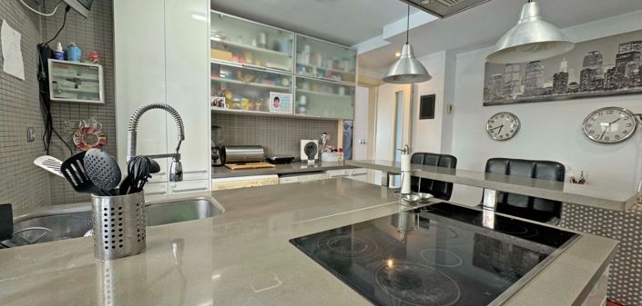 Image No.20-4 Bed Apartment for sale