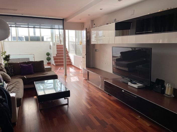 Image No.2-4 Bed House for sale