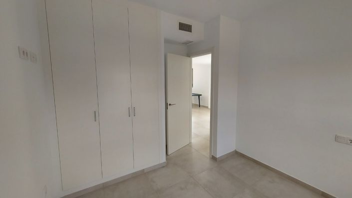 Image No.22-3 Bed Apartment for sale