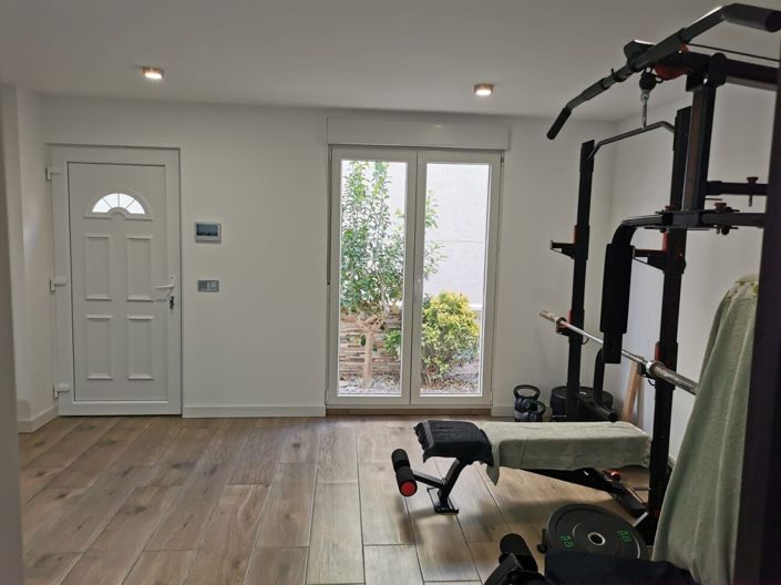 Image No.9-2 Bed Duplex for sale