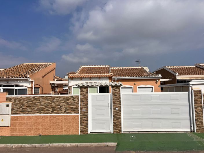 Image No.1-Villa de 2 chambres à vendre à Torrevieja