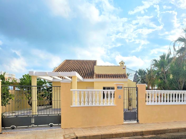 Image No.2-4 Bed Villa for sale