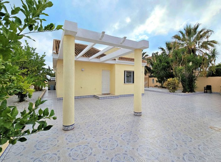 Image No.3-4 Bed Villa for sale