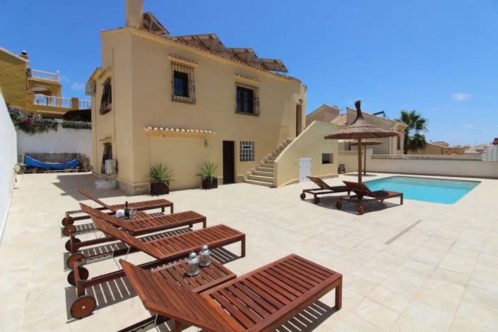 Image No.1-Villa de 5 chambres à vendre à Villamartin