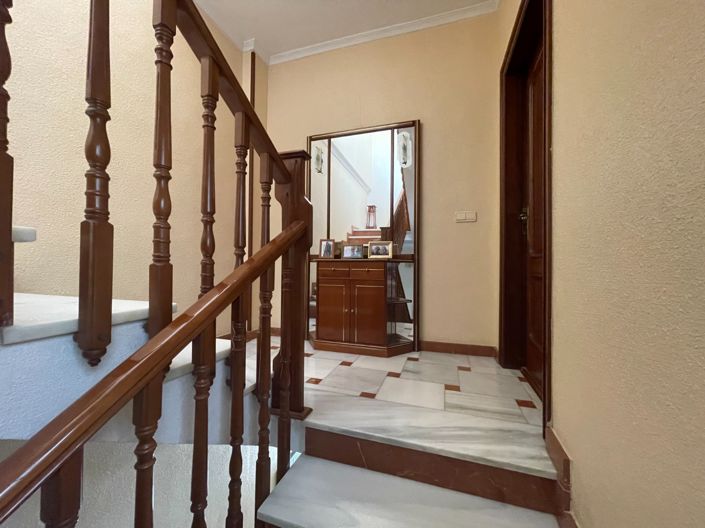 Image No.18-5 Bed Villa for sale