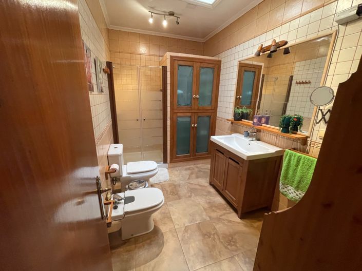 Image No.36-5 Bed Villa for sale