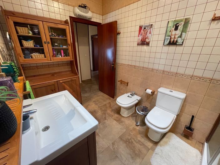 Image No.37-5 Bed Villa for sale