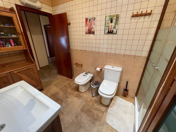 Image No.38-5 Bed Villa for sale