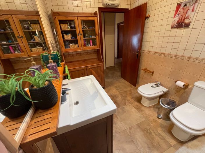 Image No.39-5 Bed Villa for sale