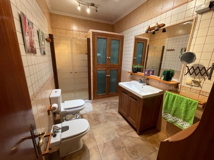 Image No.6-5 Bed Villa for sale