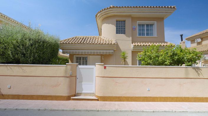 Image No.1-3 Bed Villa for sale