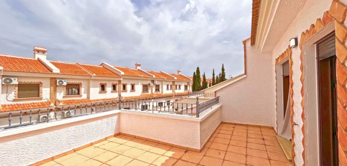 Image No.22-3 Bed Townhouse for sale