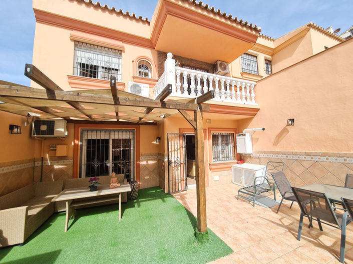 Image No.1-Villa de 4 chambres à vendre à Fuengirola