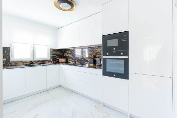 Image No.1-4 Bed Townhouse for sale