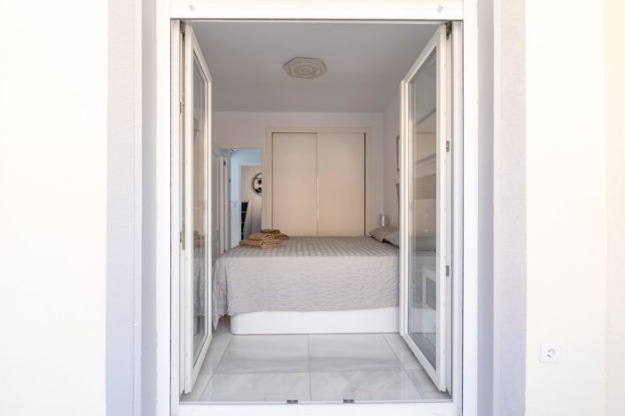 Image No.21-4 Bed Townhouse for sale