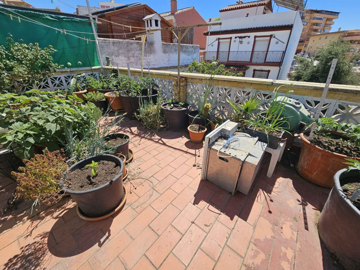 Image No.6-5 Bed House for sale