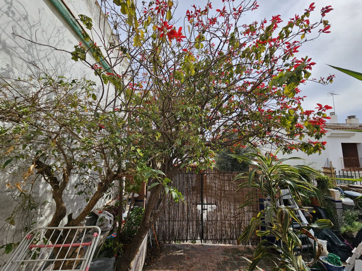 Image No.9-5 Bed Property for sale