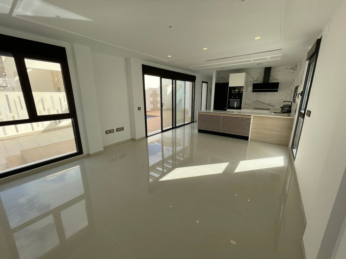 Image No.4-3 Bed Villa for sale