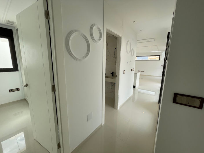 Image No.5-3 Bed Villa for sale