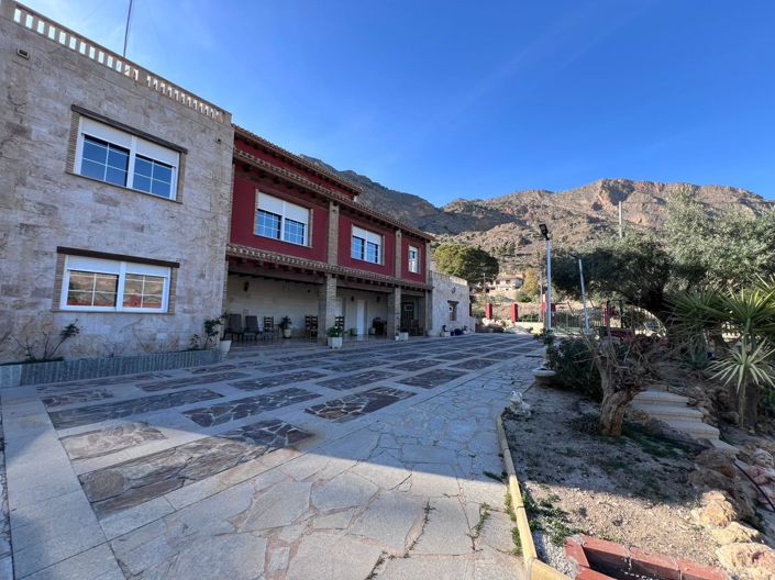 Image No.10-4 Bed Villa for sale